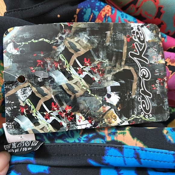 Eroke - Picture 9 of 12